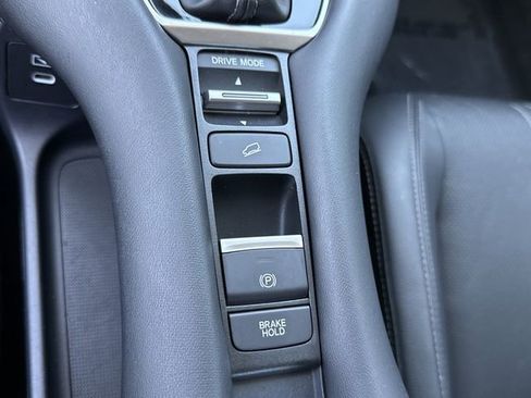 Certified 2024 Honda HR-V EX-L image 30