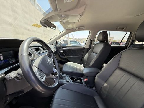 Used 2023 Volkswagen Tiguan SE image 5