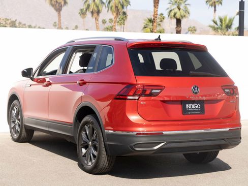 Used 2022 Volkswagen Tiguan SE w/ Panoramic Sunroof Package AWD/4WD image 7