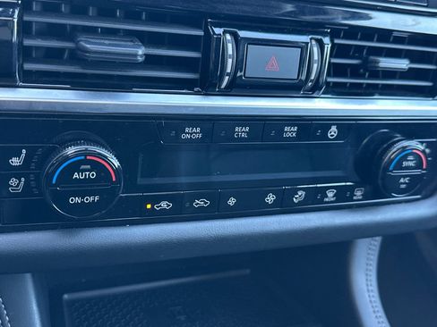 Certified 2024 Nissan Pathfinder Platinum w/ Cargo Package FWD image 29