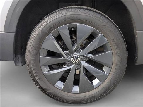 Used 2022 Volkswagen Taos S image 22
