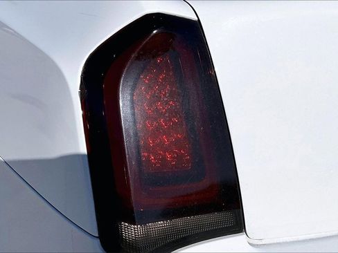 Used 2019 Chrysler 300 S image 31