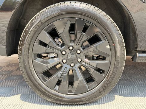 Used 2025 Ford Expedition Platinum w/ Stealth Appearance Package AWD/4WD image 22