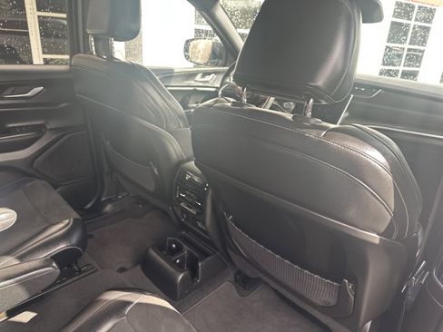 Used 2023 Jeep Grand Cherokee L Altitude image 31