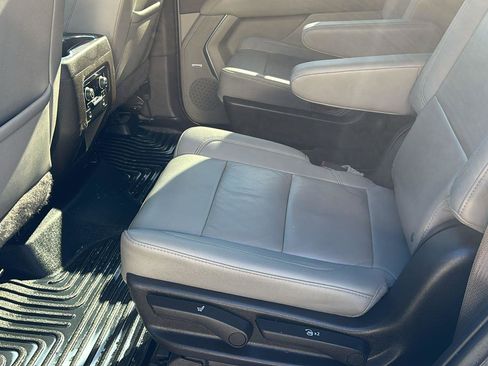 Used 2022 Chevrolet Tahoe Z71 w/ Luxury Package image 15