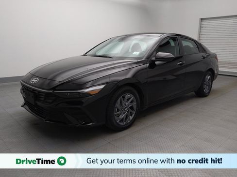 Used 2025 Hyundai Elantra Hybrid FWD image 1