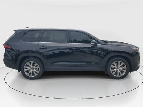 Certified 2025 Toyota Grand Highlander FWD image 2