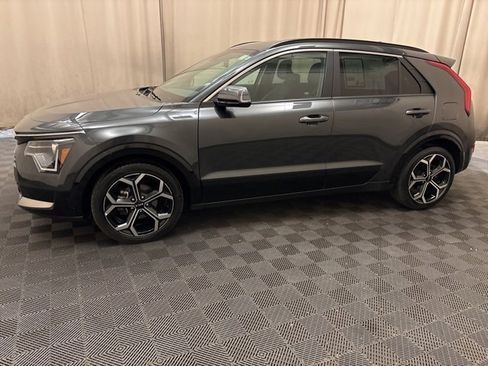 Certified 2024 Kia Niro EX Touring image 8