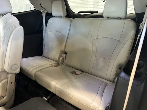 Used 2019 Buick Enclave Essence AWD/4WD image 33