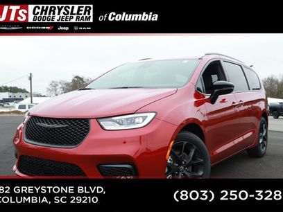 New 2026 Chrysler Pacifica Select w/ S Appearance Package