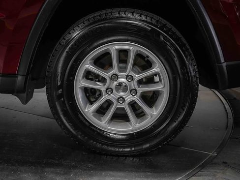 Used 2018 Jeep Grand Cherokee Laredo RWD image 10