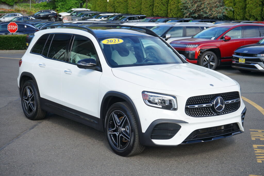 Used 2023 Mercedes-Benz GLB 250 4MATIC image 3