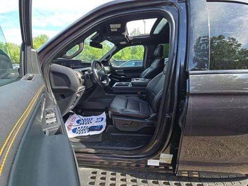 Used 2025 Ford Expedition Tremor AWD/4WD image 4