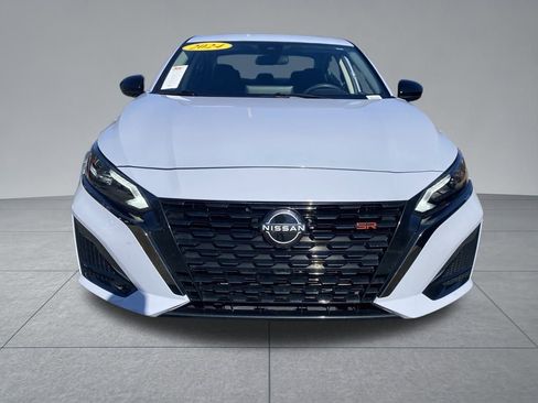 Used 2024 Nissan Altima 2.5 SR w/ SR Premium Package image 18