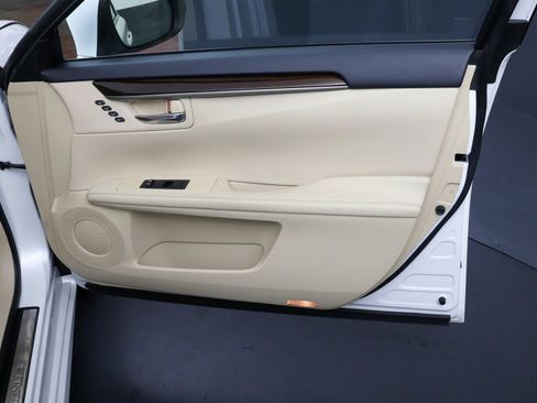 Used 2013 Lexus ES 350 FWD image 34