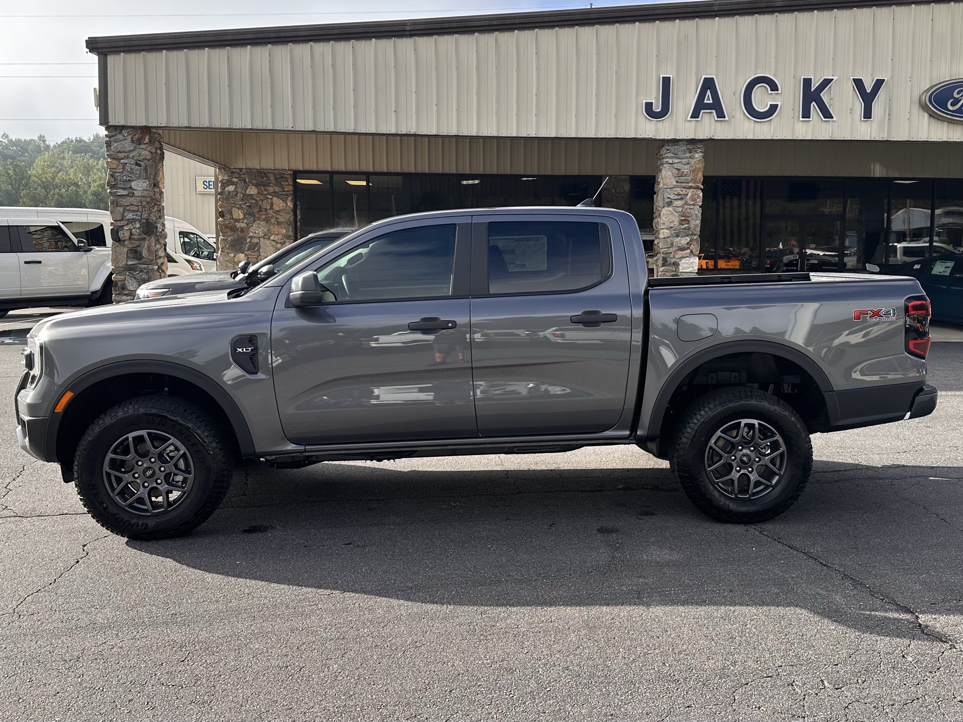New 2026 Ford Ranger XLT w/ FX4 Off-Road Package AWD/4WD image 1