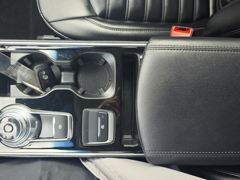 Certified 2019 Ford Edge SEL w/ Equipment Group 201A image 20