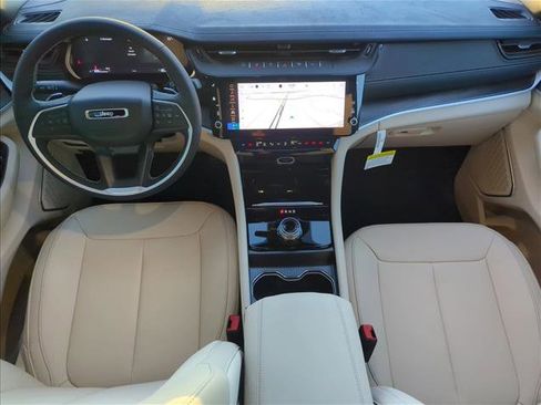 New 2026 Jeep Grand Cherokee Limited RWD image 12