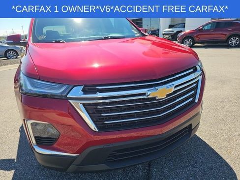 Used 2023 Chevrolet Traverse LT FWD image 4