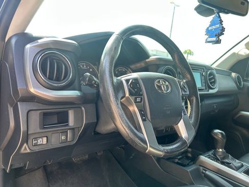 Used 2019 Toyota Tacoma SR5 RWD image 10
