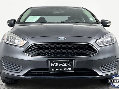 Used 2016 Ford Focus SE w/ SE Power Seat Package image 2