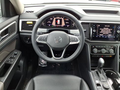 Used 2022 Volkswagen Atlas SEL AWD/4WD image 16