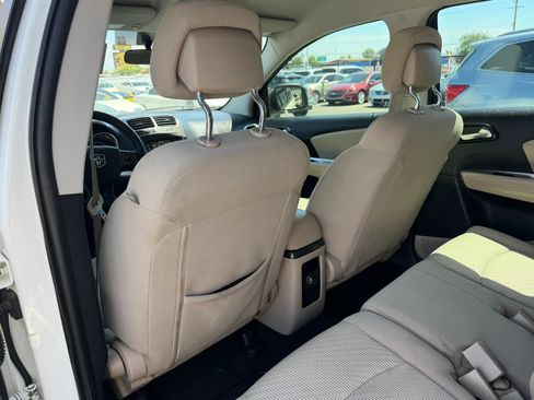 Used 2014 Dodge Journey American Value Package w/ Flexible Seating Group FWD image 17