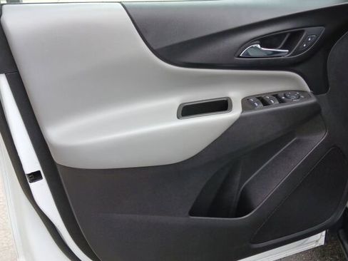 Used 2021 Chevrolet Equinox LS w/ LPO, Blackout Package image 22