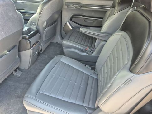 Certified 2024 Kia EV9 Land image 11