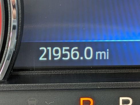 Certified 2022 Ford Explorer XLT w/ Equipment Group 202A image 27