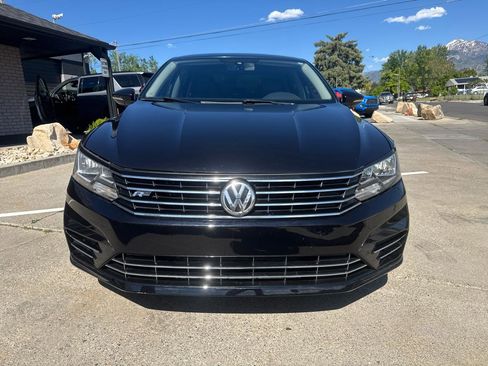Used 2018 Volkswagen Passat 2.0T R-Line FWD image 2
