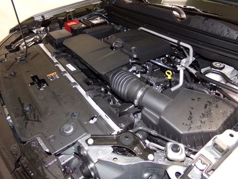 New 2025 Chevrolet Colorado LT w/ LT Convenience Package image 26