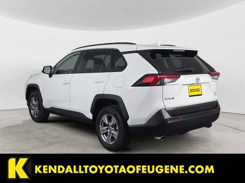 Used 2025 Toyota RAV4 XLE AWD/4WD image 3