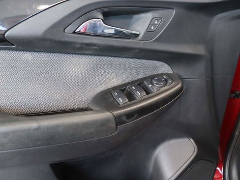 Used 2021 Chevrolet TrailBlazer LT w/ Convenience Package FWD image 14