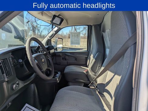 Used 2014 Chevrolet Express 3500 RWD image 9