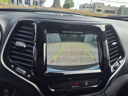 Used 2022 Jeep Cherokee Limited image 23