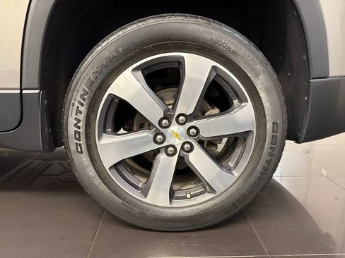 Used 2018 Chevrolet Traverse LT FWD image 7