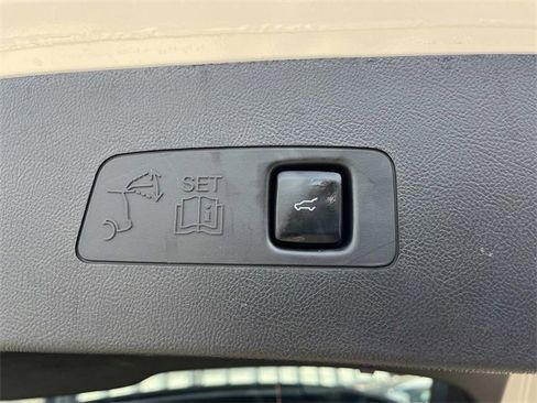 Used 2023 Lincoln Corsair AWD w/ Equipment Group 101A image 12