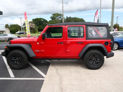 Used 2020 Jeep Wrangler Unlimited Sport AWD/4WD image 2