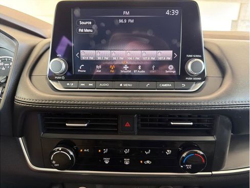 Used 2023 Nissan Rogue S AWD/4WD image 20