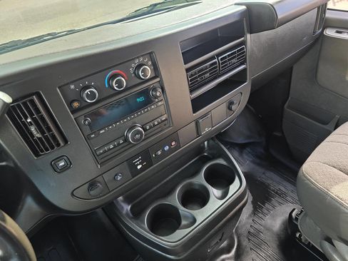 Used 2023 GMC Savana 3500 Extended w/ Driver Convenience Package image 21