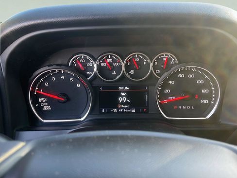 Used 2022 Chevrolet Silverado 1500 LT AWD/4WD image 16