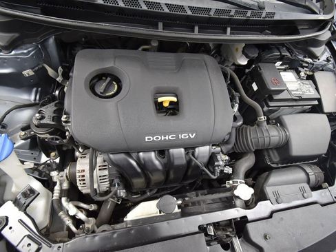 Used 2017 Kia Forte S image 16