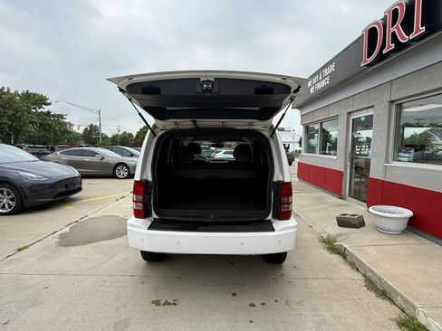 Used 2012 Jeep Liberty Sport AWD/4WD image 19