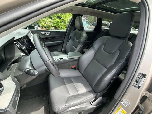 Certified 2025 Volvo XC60 B5 Plus AWD/4WD image 26