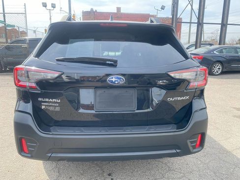 Used 2022 Subaru Outback Premium image 9