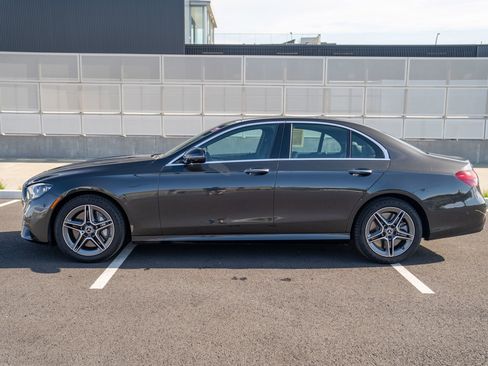 Used 2021 Mercedes-Benz E 450 4MATIC Sedan image 2