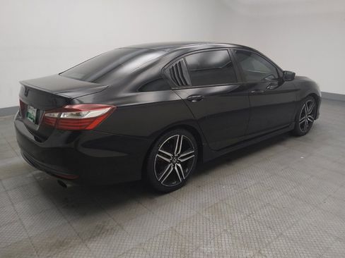 Used 2017 Honda Accord Sport image 10