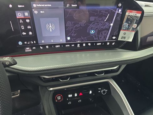 New 2025 Audi SQ5 Prestige image 20
