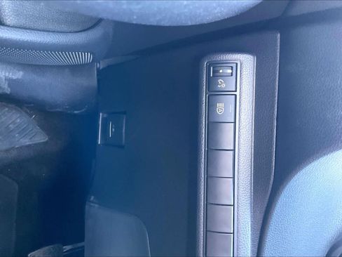Used 2025 Toyota Corolla SE FWD image 32